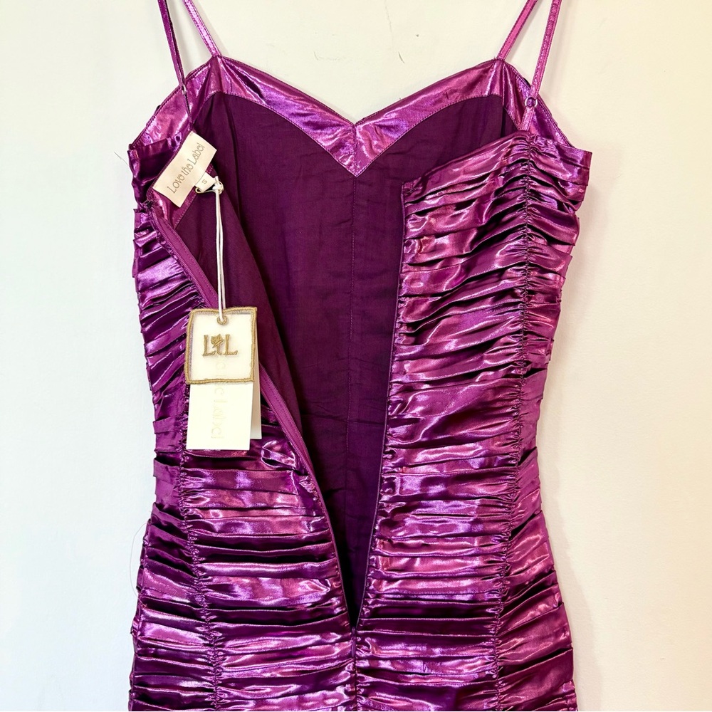 NWT Love the Label Sleeveless Purple Metallic Form Fitting Midi Dress Small - Picture 4 of 4